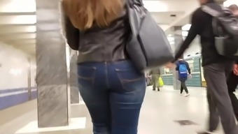 Pretty Woman'S Tight Ass