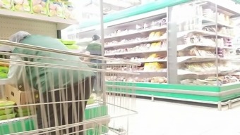 Fatty Mom'S Ass In Supermarket