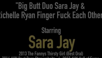 Big Butt Duo Sara Jay & Richelle Ryan Finger Fuck Each Other