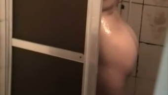 Slim Amateur Brazilian Vixen Prefers Masturbating In The Shower