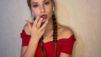 Cute Schoolgirl Decided To Try Herself As A Fetish Model
