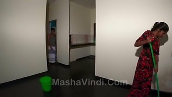 Sri Lankan House Maid Servant Fucked By House Owner