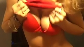 Stoned Teen Shows Her Pussy On Periscope