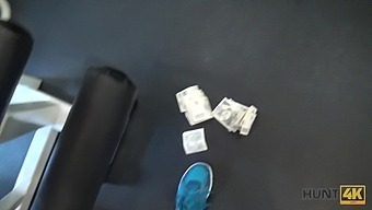 Fit Babe Fucks A Stranger In The Gym For A Wad Of Cash