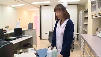 Japanese Nurse Mizutori Fumino Spreads Her Legs To Ride Good