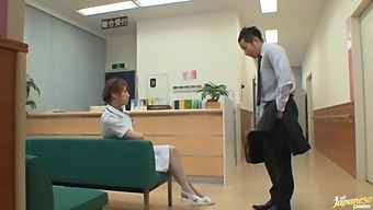 Fit Asian Doctor Akiho Yoshizawa Spreads Her Legs For A Quickie