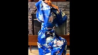 Pattaya-Pussy In Kimono