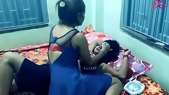 Desi Kamathipura Lesbian Having Sex After A Long Time In Hindi