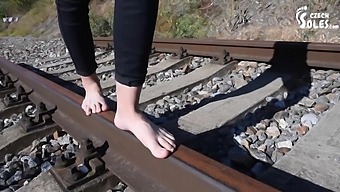 Free Premium Video Barefoot Walking And Dirty Feet On Rails (Long Toes Bare Feet Foot Tease Sexy Feet Public Feet)