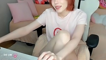 Amateur Horny Teen Girl On Webcam Takes Toy Deep Inside