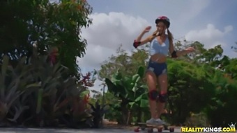 Skater Girl Ana Rose Gives A Blowjob Outdoor And Gets Her Cunt Rammed Indoor