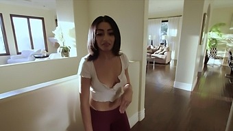 Quickie Intercourse At Home With Disloyal Latina Girl Vanessa Moon.