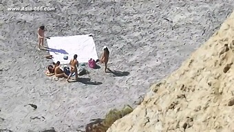Hd Peeping At The Beach: A Public Display Of Ass And Tits