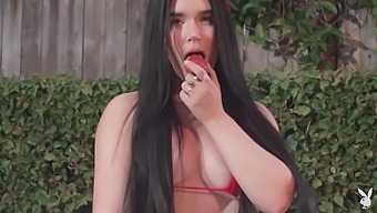 Big Booty Brunette Nikki Mahana'S Outdoor Solo