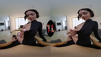 Bianca'S Big Natural Tits And Big Butt In 3d Action