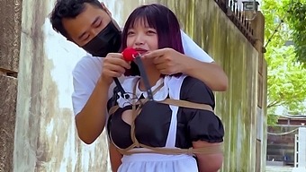 Public Nudity And Bondage In A Chinese Amateur Video